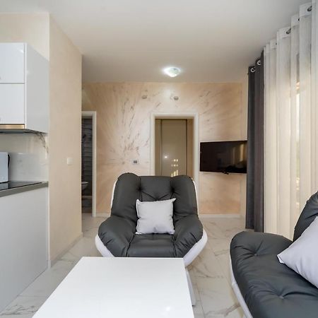 Kaom Lux Appartement Dobra Voda Buitenkant foto
