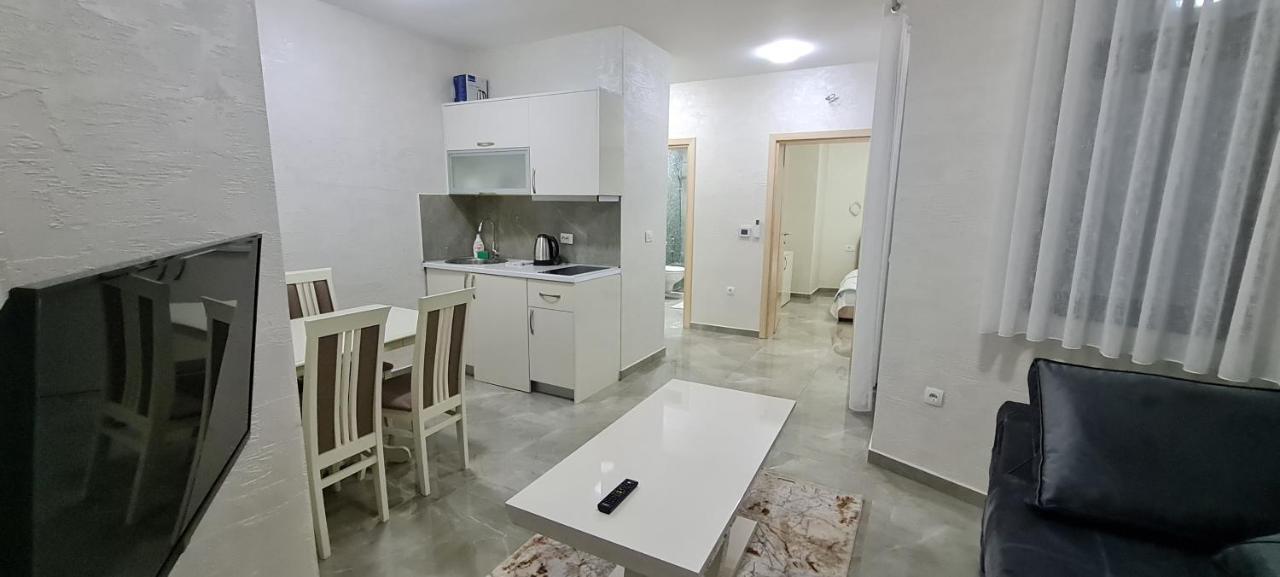Kaom Lux Appartement Dobra Voda Buitenkant foto